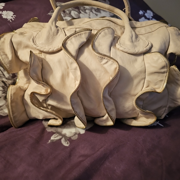 Handbag - Picture 2 of 4